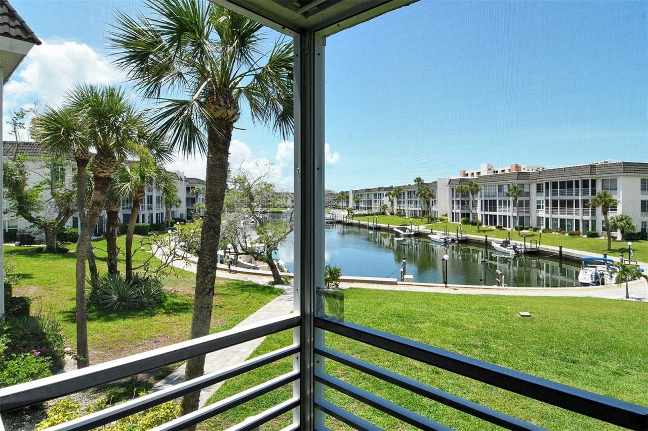 4380 Exeter Drive, Unit 204, Longboat Key, FL 34228 Photo