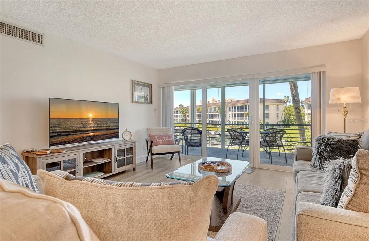 4380 Exeter Drive, Unit 204, Longboat Key, FL 34228 Photo