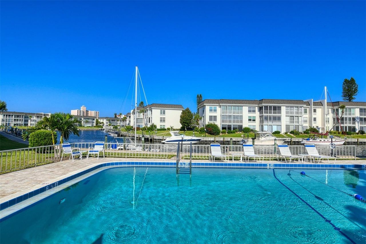 4380 Exeter Drive, Unit 204, Longboat Key, FL 34228 Photo
