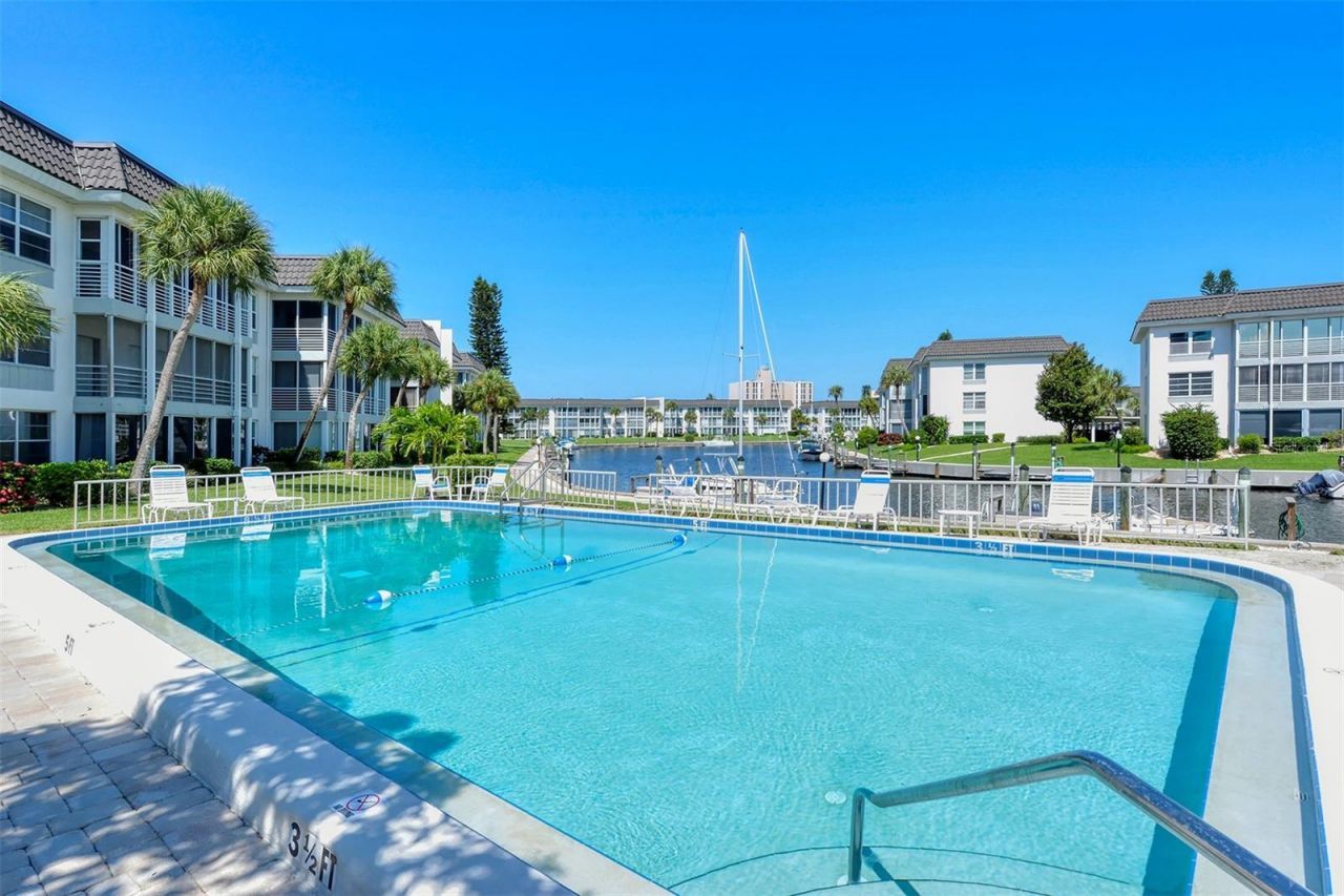4380 Exeter Drive, Unit 204, Longboat Key, FL 34228 Photo