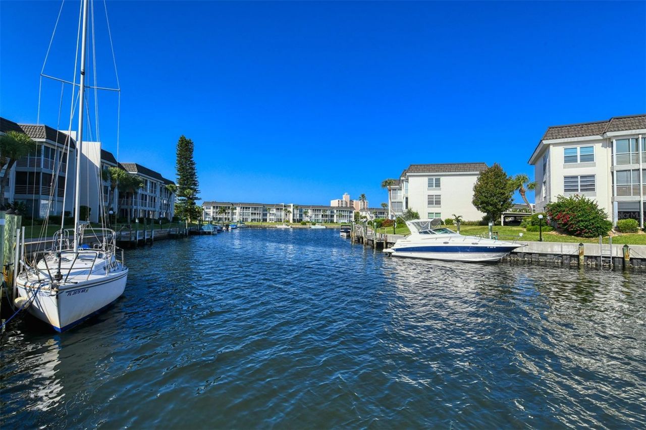 4380 Exeter Drive, Unit 204, Longboat Key, FL 34228 Photo
