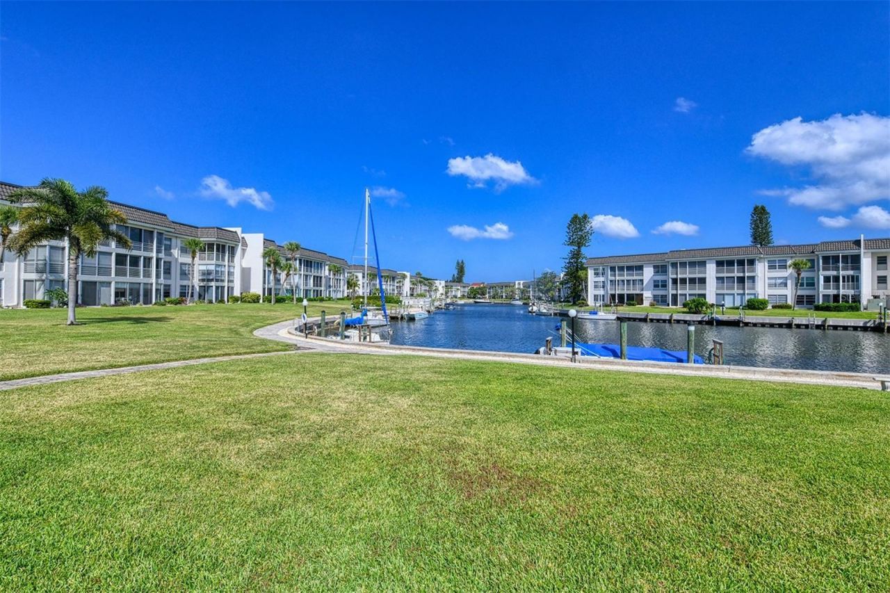 4380 Exeter Drive, Unit 204, Longboat Key, FL 34228 Photo