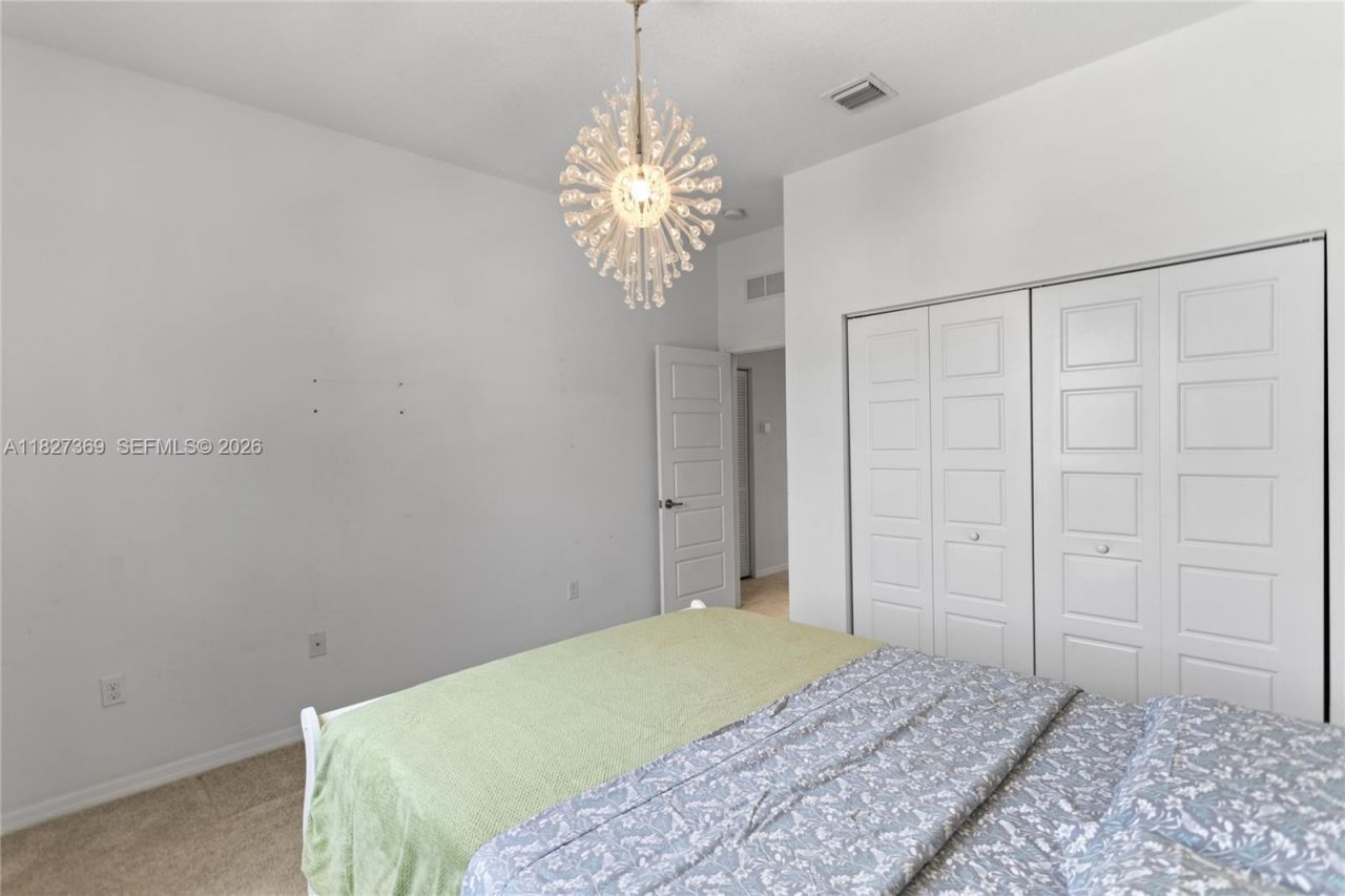 878 NE 191st St, Miami, FL 33179 Photo