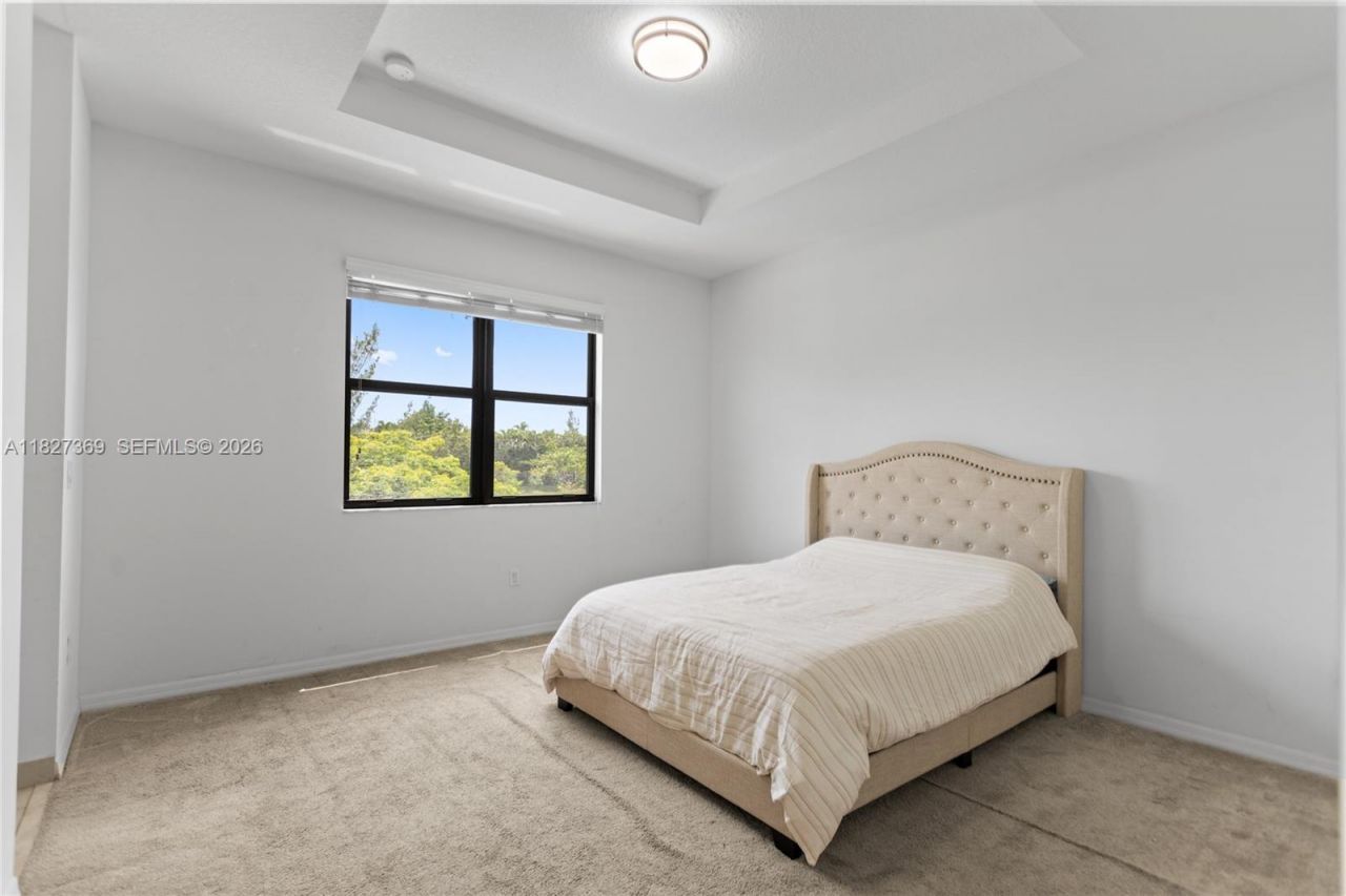 878 NE 191st St, Miami, FL 33179 Photo