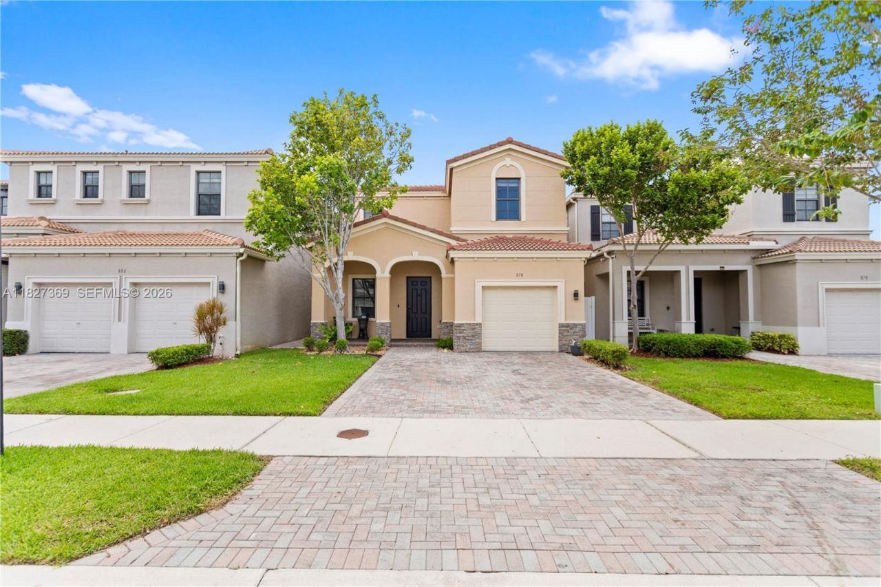 878 NE 191st St, Miami, FL 33179 Photo