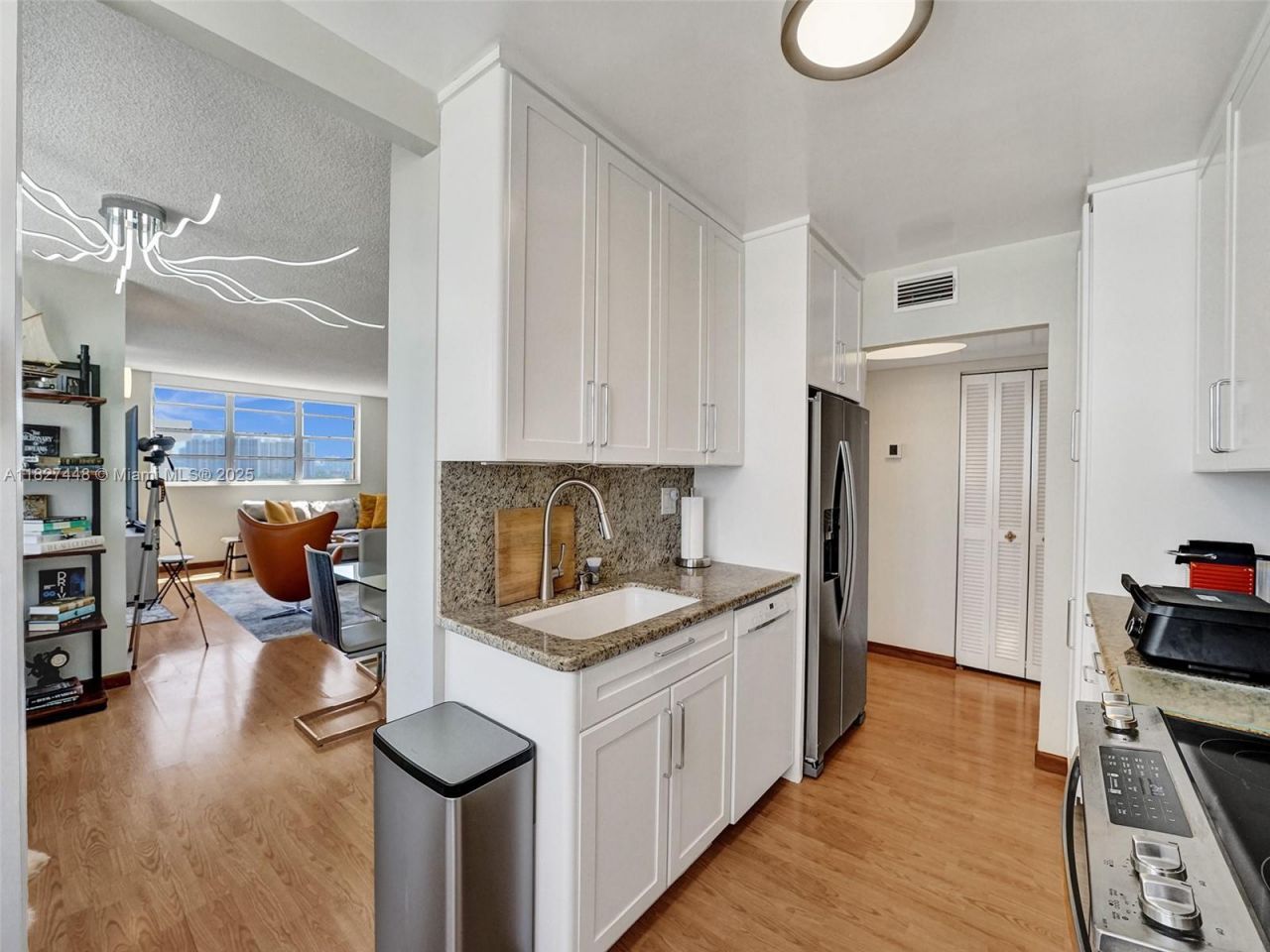 1833 S Ocean Dr, Unit 1702, Hallandale Beach, FL 33009 Photo