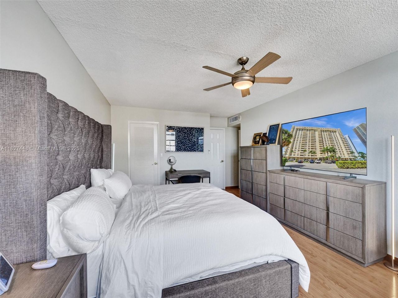 1833 S Ocean Dr, Unit 1702, Hallandale Beach, FL 33009 Photo