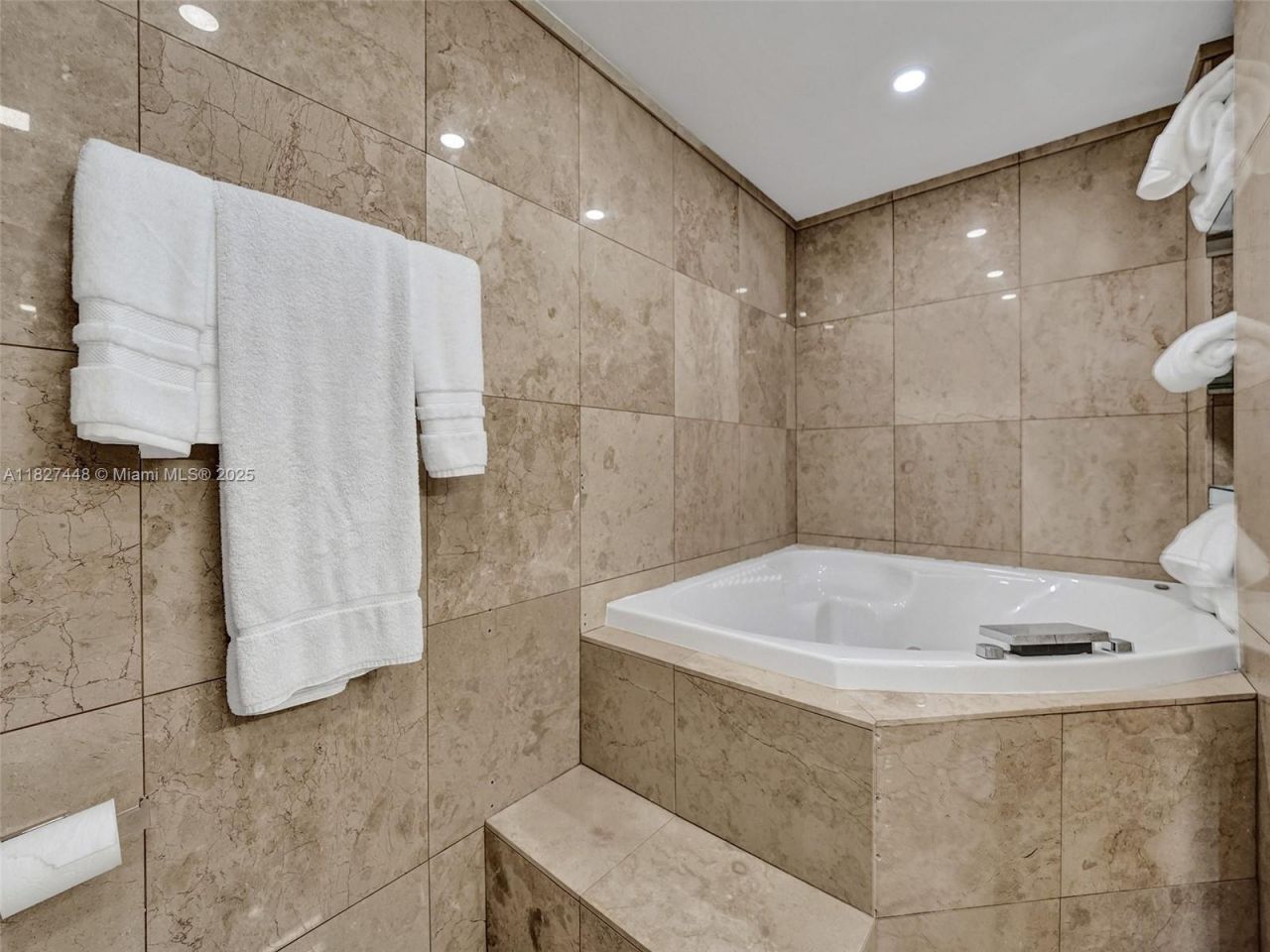 1833 S Ocean Dr, Unit 1702, Hallandale Beach, FL 33009 Photo