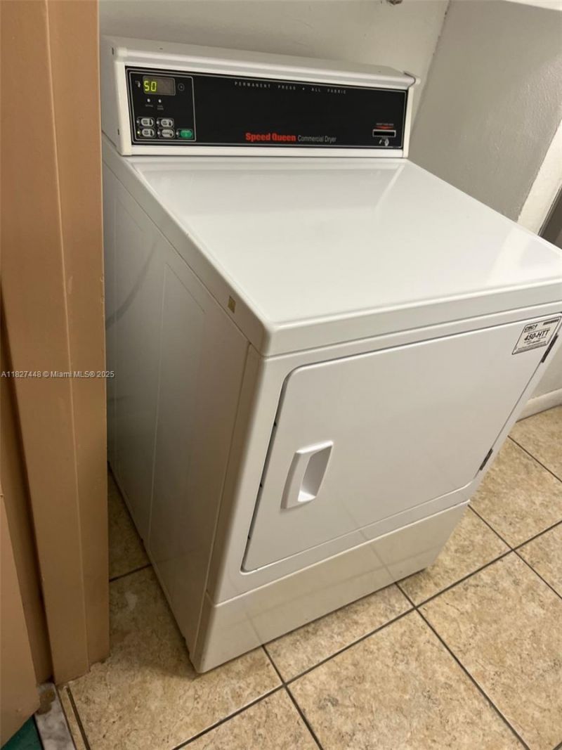 1833 S Ocean Dr, Unit 1702, Hallandale Beach, FL 33009 Photo