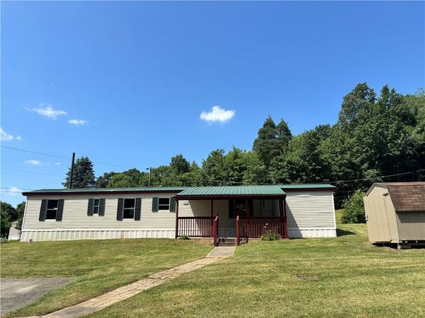 11 Humming Bird Dr, Shelocta, PA 15701