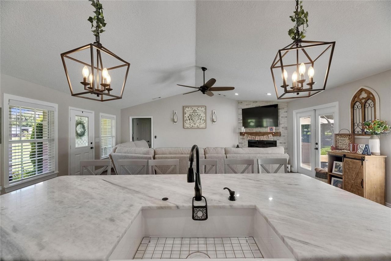 4312 James L Redman Parkway, Plant City, FL 33567 Photo