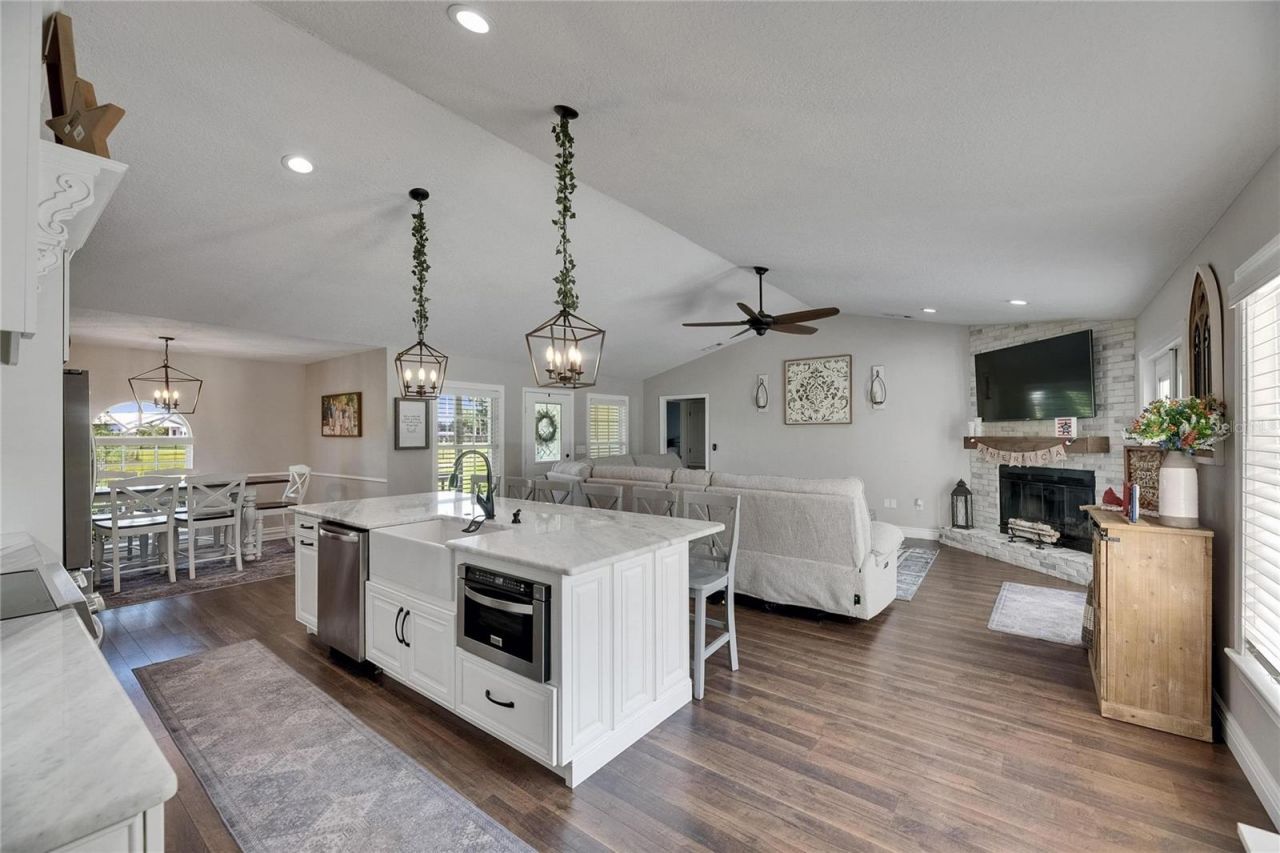 4312 James L Redman Parkway, Plant City, FL 33567 Photo