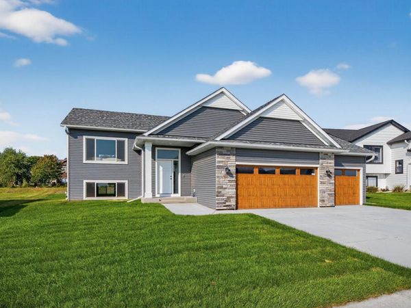 239 Stonelake Drive SE, Rochester, MN 55904