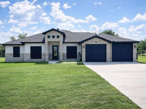 312 Sunrise HLS, Lampasas, TX 76550