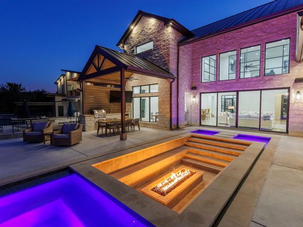 241 Lazy Oaks LN, Kingsland, TX 78639