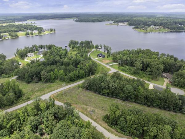 0 Shoreline Dr, Huntingdon, TN 38344