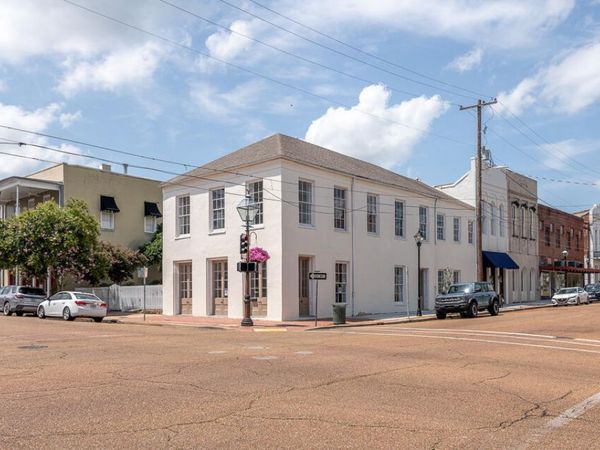 433 Main Street, Natchez, MS 39120
