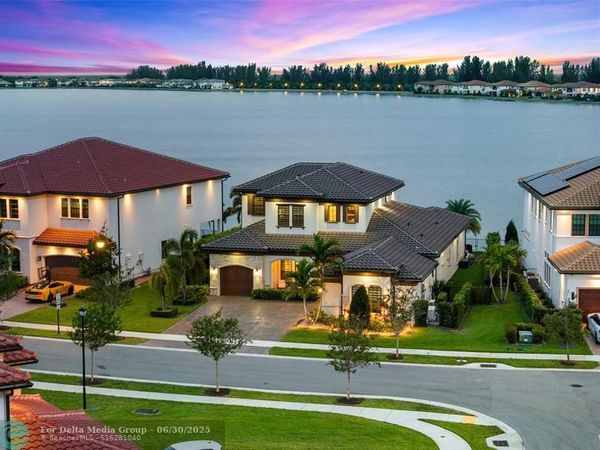 9295 Parkland Bay Dr, Parkland, FL 33076