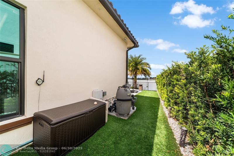 9295 Parkland Bay Dr, Parkland, FL 33076 Photo