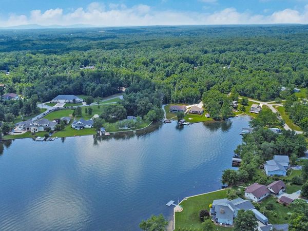 1032 Hileah Drive, Crossville, TN 38572