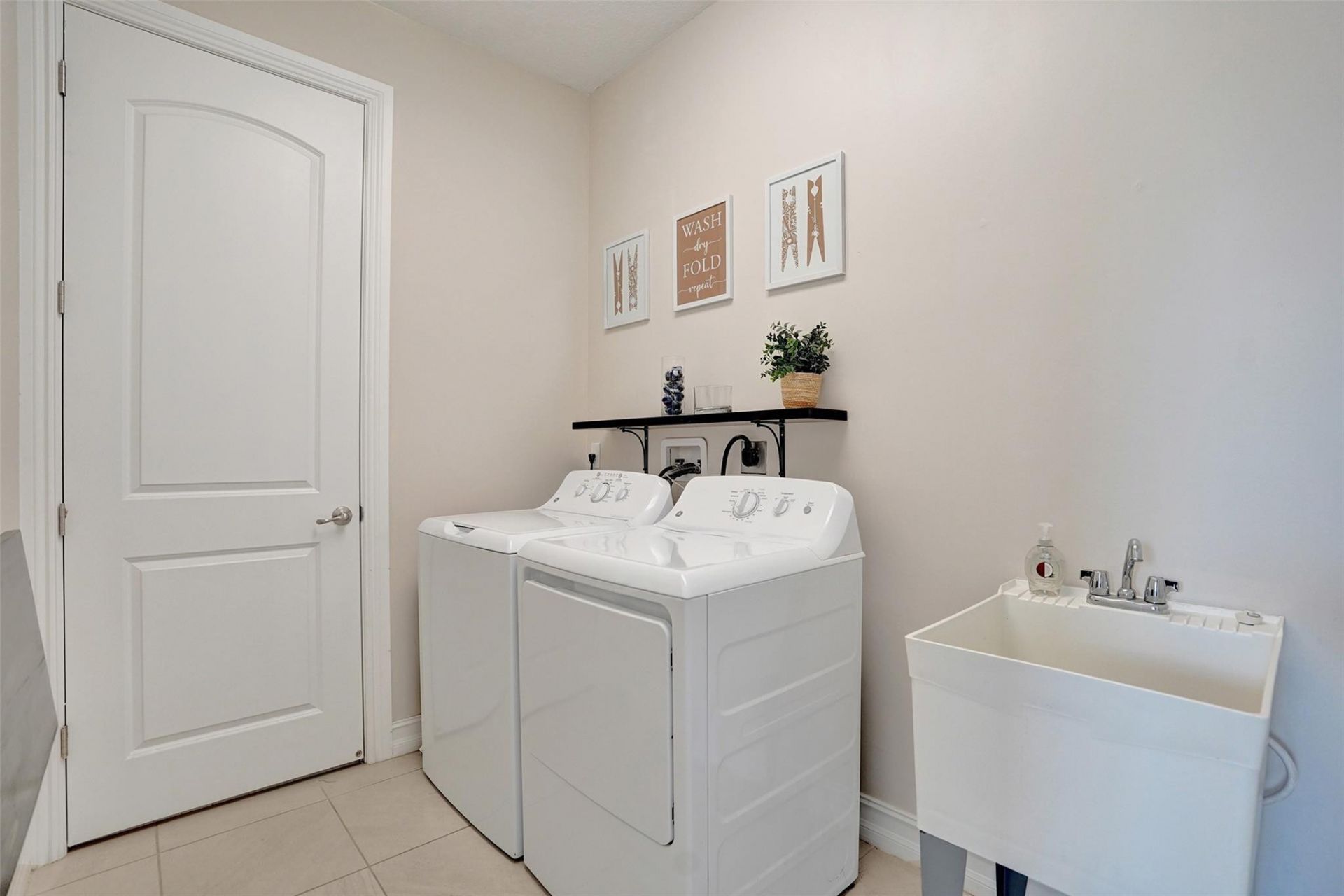 99 Palm Ln, Unit 99, Royal Palm Beach, FL 33411 Photo