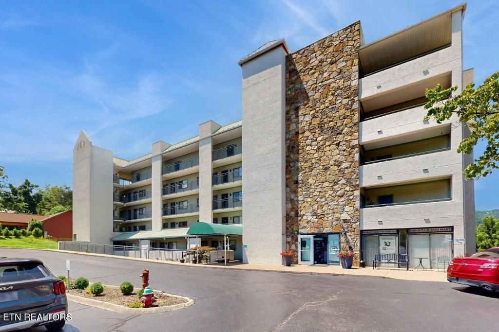 354 E Holly Ridge Rd Gatlinburg, TN 37738