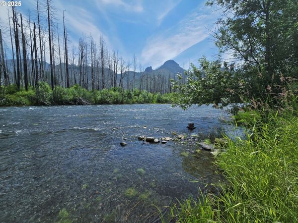 52262 MCKENZIE HWY, Blue River, OR 97413