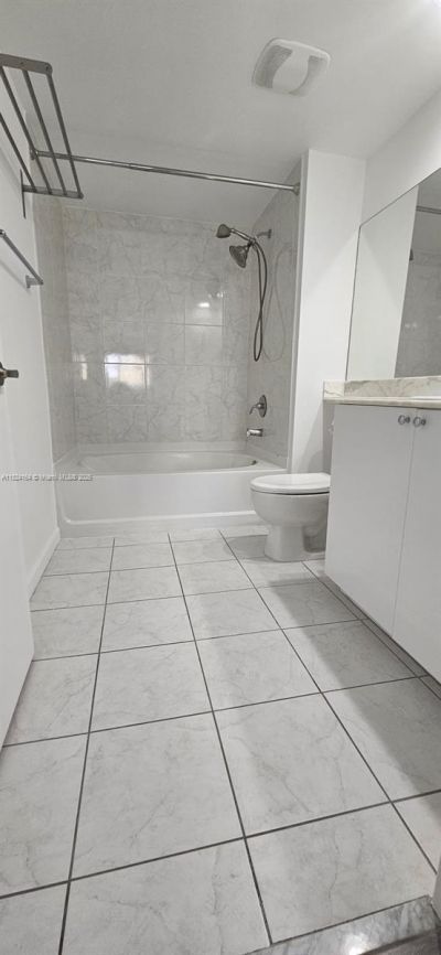 2775 NE 187th St, Unit 424, Aventura, FL 33180 Photo