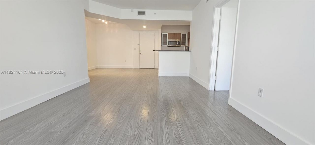 2775 NE 187th St, Unit 424, Aventura, FL 33180 Photo