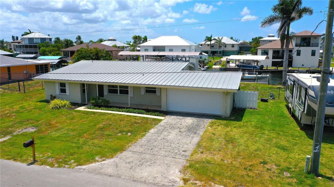 24239 Yacht Club Boulevard, Punta Gorda, FL 33955 Photo