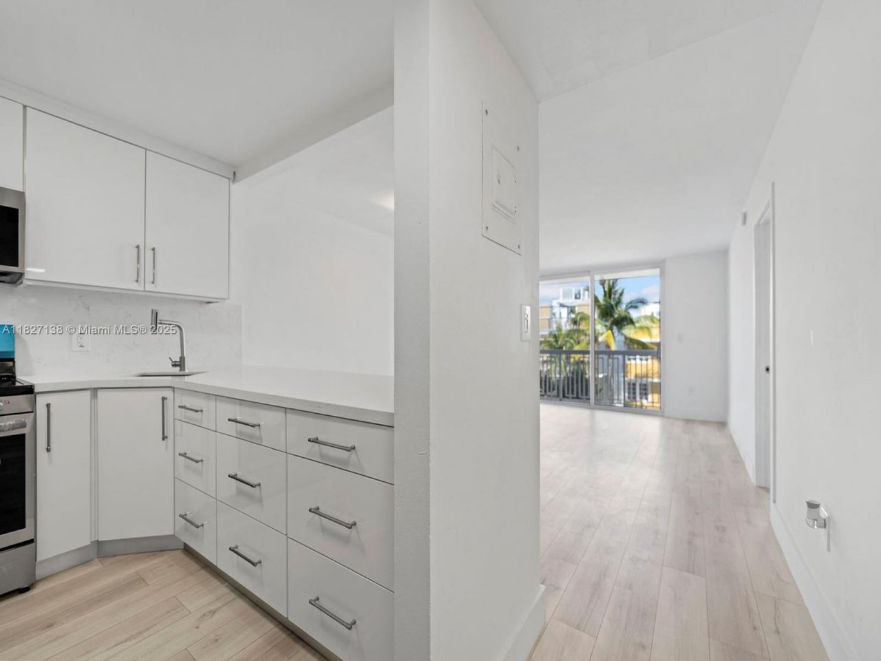 401 Ocean Dr, Unit 403, Miami Beach, FL 33139 Photo