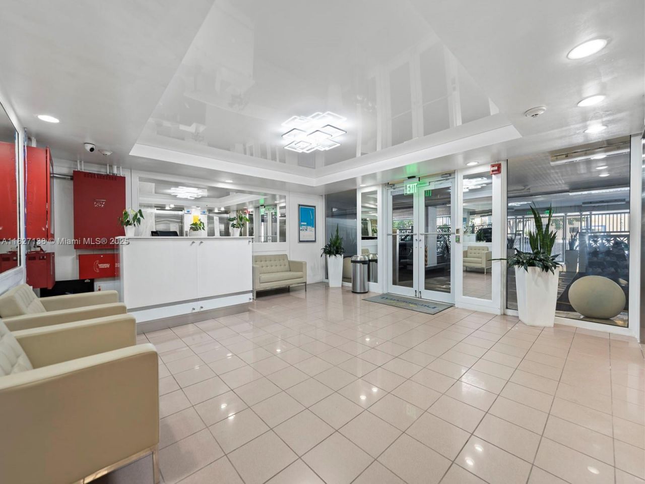 401 Ocean Dr, Unit 403, Miami Beach, FL 33139 Photo