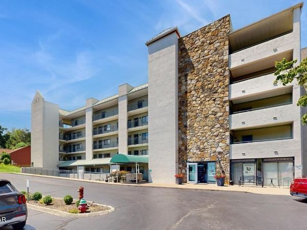 354 E Holly Ridge Road, Gatlinburg, TN 37738