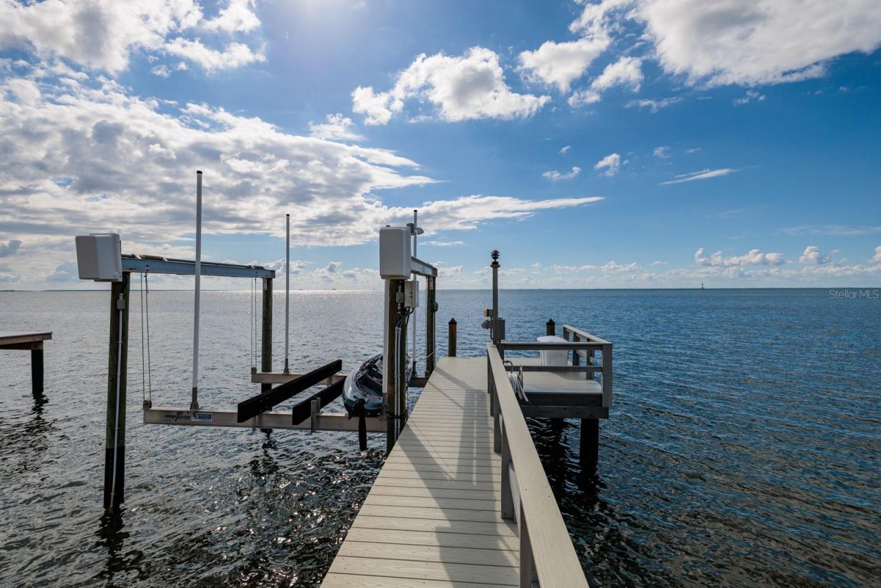 3319 Bayshore Boulevard Ne, Saint Petersburg, FL 33703 Photo