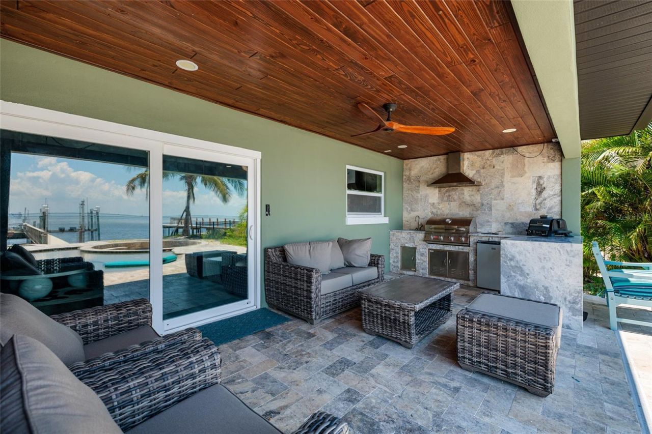 3319 Bayshore Boulevard Ne, Saint Petersburg, FL 33703 Photo