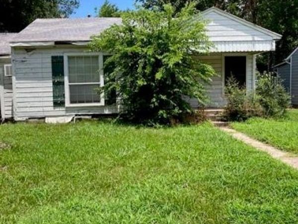 253 Graham Avenue, Bonham, TX 75418