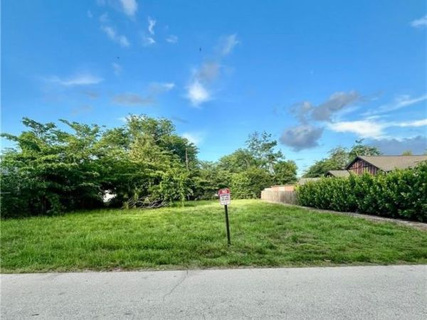 2317 Altamont AVE, FORT MYERS, FL 33901