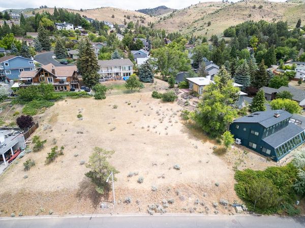 1601 Ridgecrest Drive, Klamath Falls, OR 97601