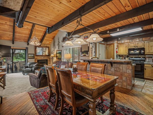 17693 Tennis Village Court, Unit 49, Sunriver, OR 97707