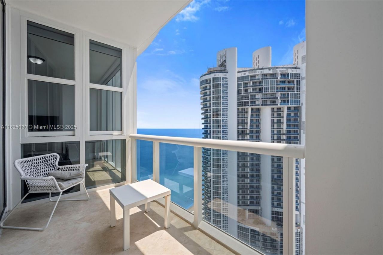 18201 Collins Ave, Unit 4705, Sunny Isles Beach, FL 33160 Photo
