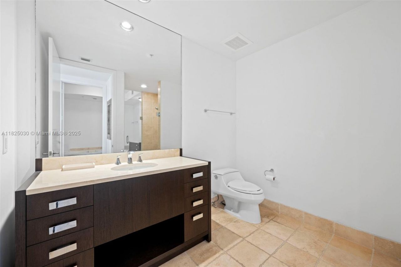 18201 Collins Ave, Unit 4705, Sunny Isles Beach, FL 33160 Photo