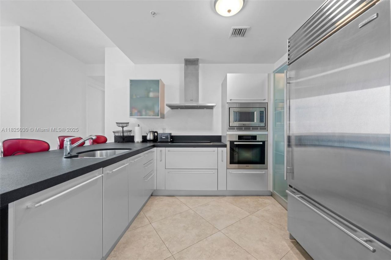 18201 Collins Ave, Unit 4705, Sunny Isles Beach, FL 33160 Photo