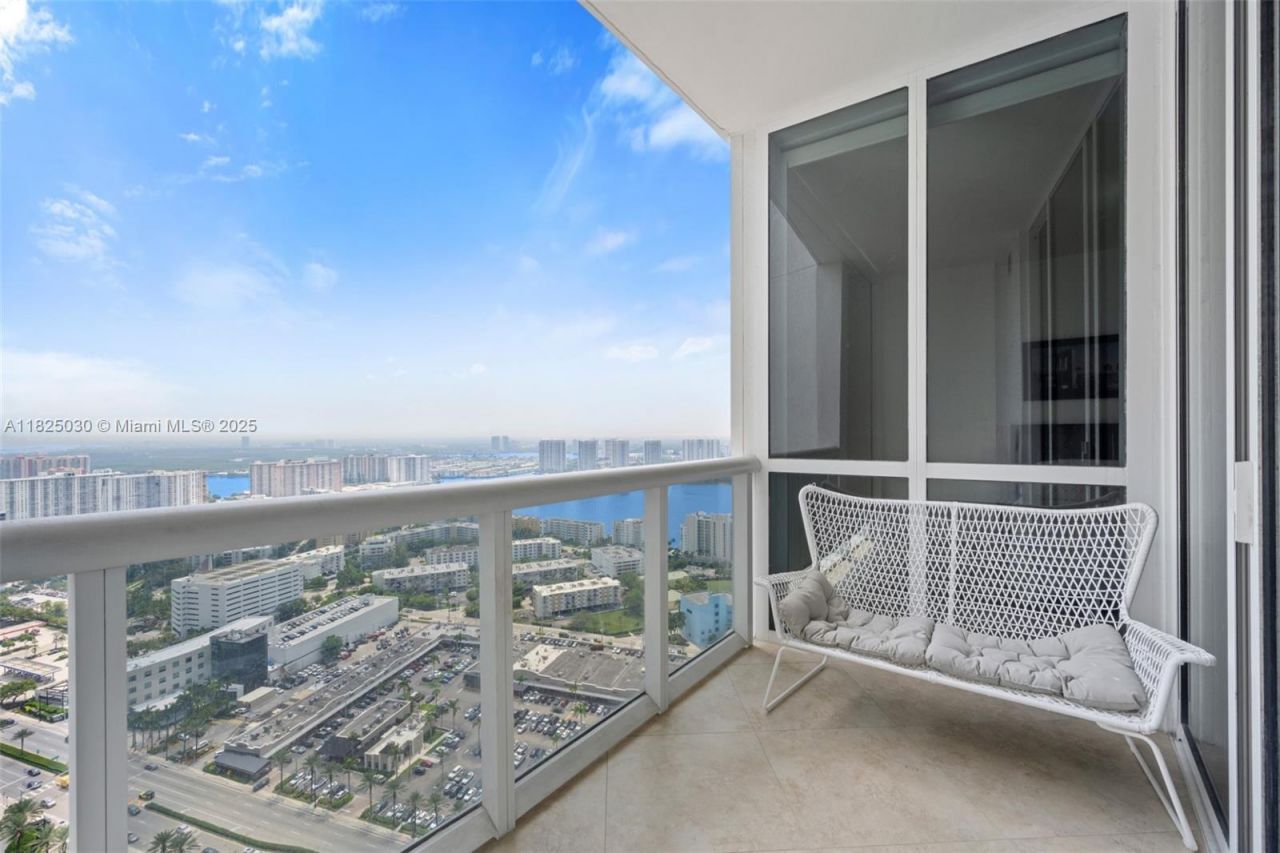 18201 Collins Ave, Unit 4705, Sunny Isles Beach, FL 33160 Photo