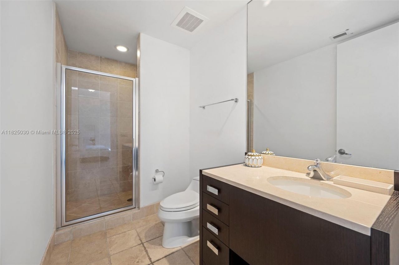 18201 Collins Ave, Unit 4705, Sunny Isles Beach, FL 33160 Photo