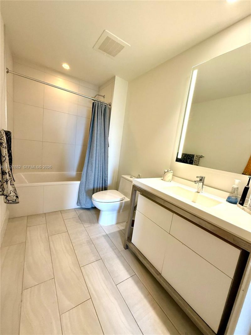 2000 Metropica Way, Unit 1605, Sunrise, FL 33323 Photo