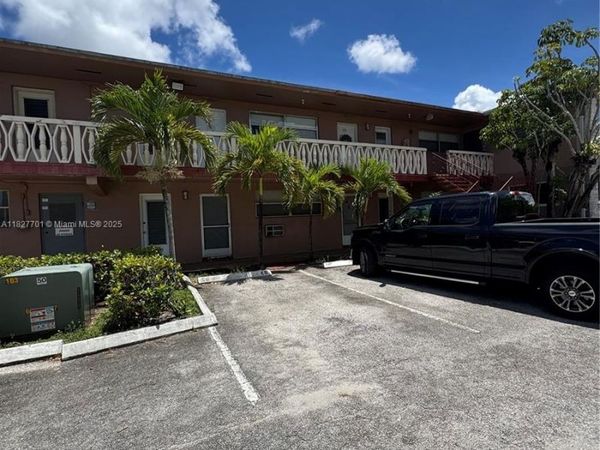 270 NE 191st St, Unit 108, Miami, FL 33179