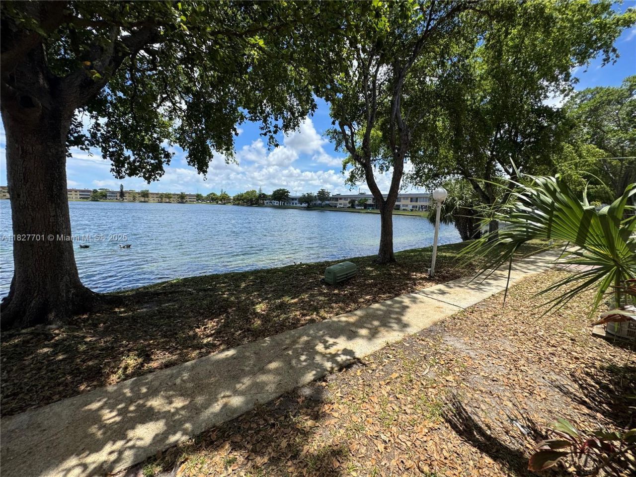 270 NE 191st St, Unit 108, Miami, FL 33179 Photo