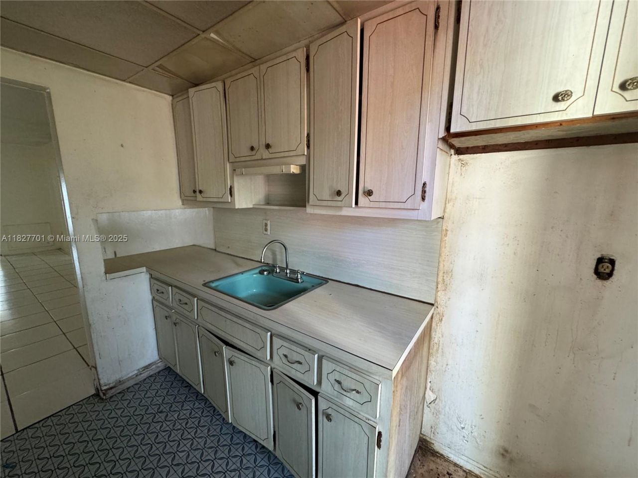 270 NE 191st St, Unit 108, Miami, FL 33179 Photo