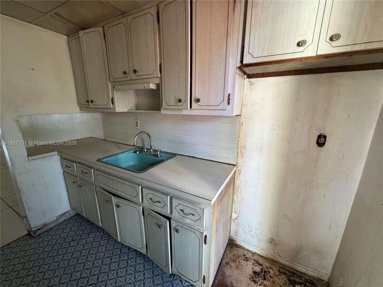 270 NE 191st St, Unit 108, Miami, FL 33179 Photo