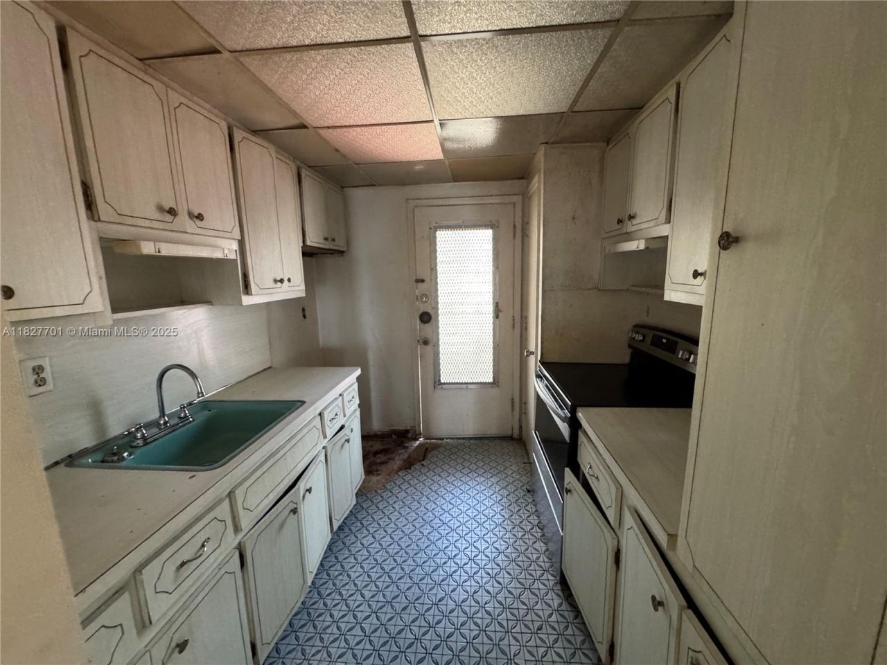 270 NE 191st St, Unit 108, Miami, FL 33179 Photo